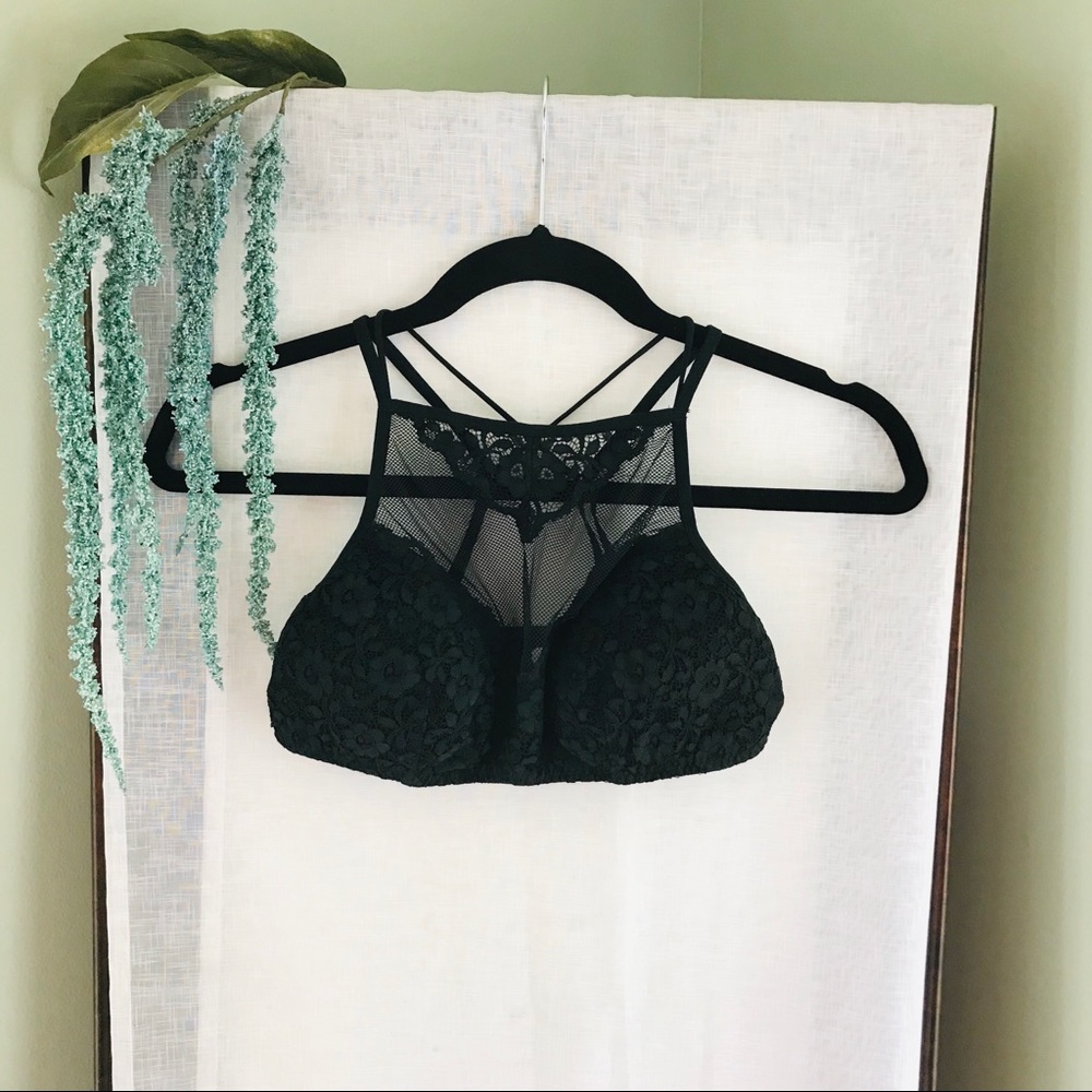 Xhilaration Bralette in Black